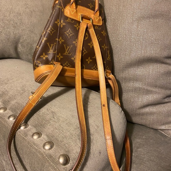 Louis Vuitton Montsouris Backpack - Picture 8 of 9